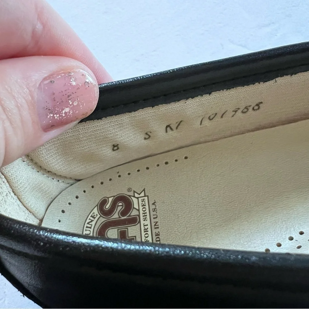 NWOT SAS Women's Tassel Kiltie Loafers in Brown size 8S